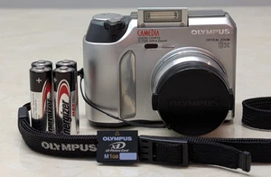 Olympus CAMEDIA C-725 Ultra Zoom Digital Camera- 3MP, 8X Zoom, 1GB XD, Batteries - Picture 1 of 20