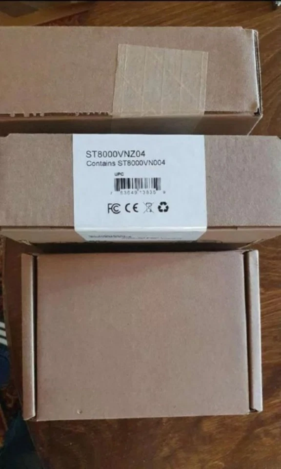 Внутренний диск с повышенной плотностью SEAGATE IRONWOLF 8 ТБ 3,5 дюйма SATA III 7200 об./мин. 256 МБ - ST8000VN004 - Изображение 1 из 1