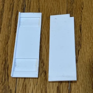 Fisher-Price Little People Children’s Hospital - PlsCDesc - Elevator Side Door - Picture 1 of 2