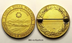 Médaille-broche -Escolo deras Pireneos. France, vers 1930. Bronze doré - Picture 1 of 3