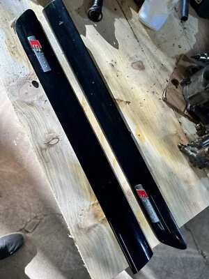 8H0853984HR 8H0853983HL AUDI A4 Cabriolet moldura panel lateral trasero plateado Foto 1 de 4