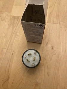 Pass & Seymour L520-P Twist-Lock Plug Turlok 20A 125V NEMA L5-20P - Picture 1 of 3