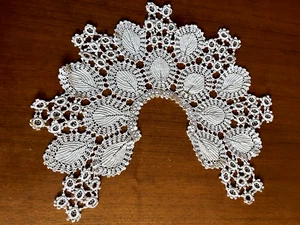 Cuello de ganchillo grande elaborado - Imagen 1 de 4