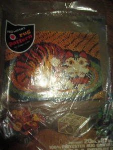 TAPPETO GATTO SU TAPPETINO vintage o APPESO A PARETE chiusura gancio TELA - anni '70 - Foto 1 di 3