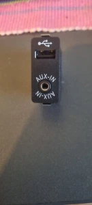 USB Aux-in Buchse Für BMW 3er 5er E90 E60 E91 E92 E93 E70 E81 E87 - Bild 1 von 3