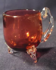 Cranberry Glas Becher Miniatur 1,75" hoch mundgeblasen Fuß Antik - Bild 1 von 5
