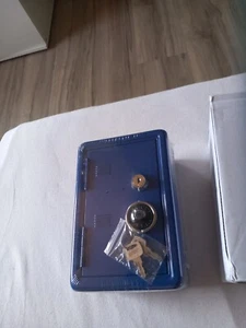 **nagelneuer Blauer Safe** - Bild 1 von 4