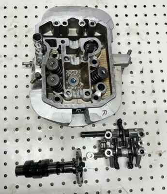 Cabezal de carrocería de válvula trasera Honda VT750 2005 Shadow Aero Foto 1 de 4