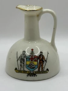 Vintage souvenir jug of I take but I surrender Sydney coat of arms - Picture 1 of 6
