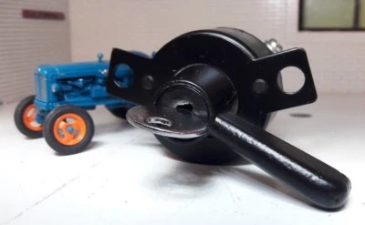 FORDSON (NON GENUINE) Fordson Super Dexta Power Major Tractor Lucas Type Ignition Light Switch & Key
