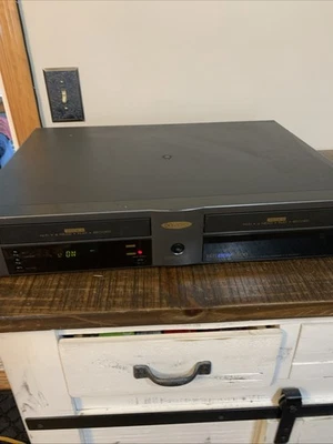 Grabadora de videograbadora Go Video DDV 9500 de doble cubierta sin control remoto encendido sin probar Foto 1 de 4