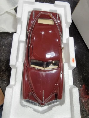 Franklin Mint 1948 Tucker Red / Maroon 1:24 Diecast Original Box BX3-1 - Image 1 of 4