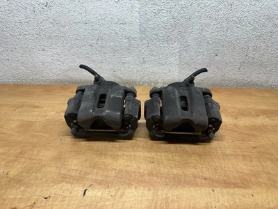 Par de pinzas de freno delanteras 84-89 Mitsubishi Starion Conquest OEM L/R Foto 1 de 4