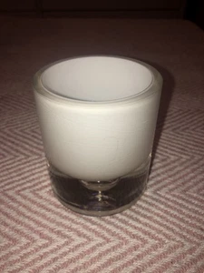 Schwerer Teelicht-/Kerzenhalter aus Glas, weiß & klar - Bild 1 von 4