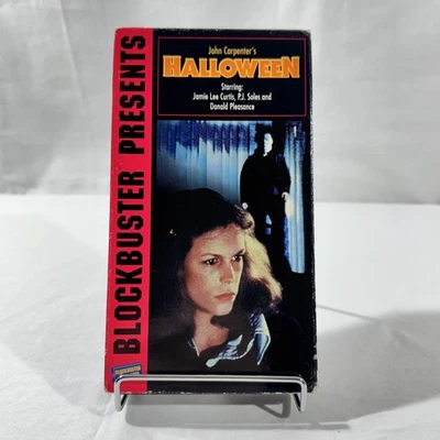 John Carpenters Halloween - Blockbuster Presents VHS - Pre-Owned - Image 1 of 3