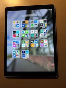 iPad Pro 12.9" 2. Gen. 2017 512GB Spacegrey Wi-Fi - super z.B. für Smart Home - Bild 1 von 5