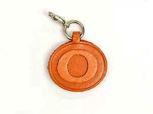 Llavero/dije de cuero hecho a mano Alfabeto/inicial en O *VANCA* Hecho en Japón #26386 - Imagen 1 de 11