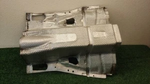 2012-2018 AUDI A7 4.0L GAS EXHAUST CENTER HEAT SHIELD COVER PLATE OEM - Imagen 1 de 5