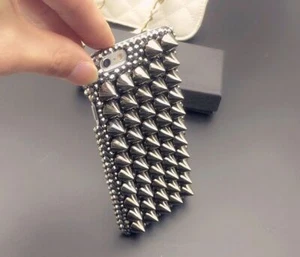 Estuches 3D Calavera Esqueleto Punk Remache Pico Bling Para iPhone 13 - Imagen 1 de 13