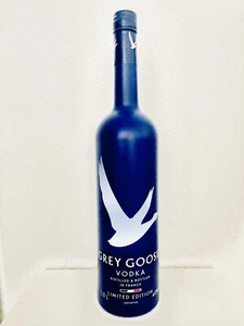 Grey goose Vodka Magnum Limited Editio 1/1 David Alaba - Bild 1 von 2