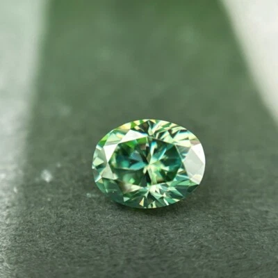 3x5~10x14mm Green Color VVS1 Oval Loose Moissanite Stone With GRA Certificate - Image 1 of 4