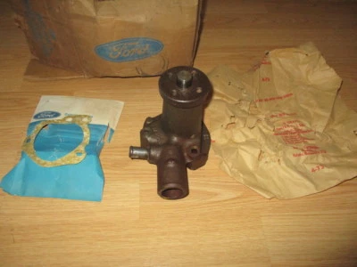 NOS 1974-1977 FORD MUSTANG II PINTO BOBCAT 140 BOMBA DE AGUA 2,3 L OEM Foto 1 de 4