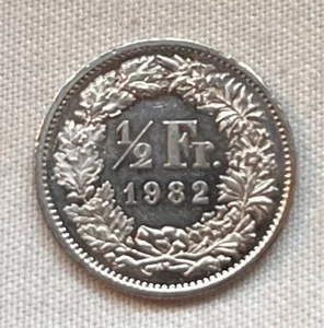 Umlaufmünze 1/2 Franken Schweiz 1982 Helvetia - Bild 1 von 2