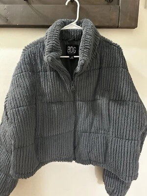 Jaqueta feminina URBAN OUTFITTERS fofa inchada de veludo pesado cropped G   - Imagem 1 de 4