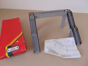 Hornby ~ R.071 Modern Footbridge ~ OO Gauge REF6016 - Picture 1 of 9