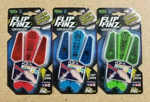 YULU Flip Finz LED beleuchtetes Fidget Spielzeug 3er Set - grün rot und blau  - Bild 1 von 1