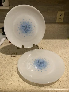 Set 2 Vintage MCM Fire King Blau Mosaik Konfetti 10" Speiseteller Milchglas - Bild 1 von 9