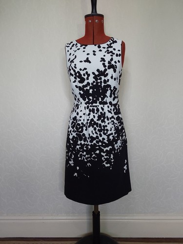 OFF WHITE abito manson fenn wright 8. Abito a tubino senza maniche bianco e sporco.