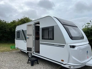 Knaus Sport 500 UF Caravan - Picture 1 of 4