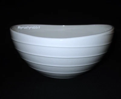 Cuenco para servir verduras Mikasa SWIRL - 8" porcelana blanca en forma de barco - Nuevo Foto 1 de 4