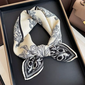 82% wool 18% Silk Bandana 26'' Scarf Shape wrap Neckerchief Grass lace Print - Picture 1 of 5