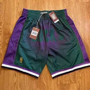 MILWAUKEE BUCKS MITCHELL & NESS SWINGMAN 1996 SHORTS SIZE LARGE L NWT NEW GREEN - Picture 1 of 16