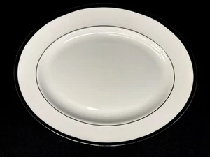 Lenox Leigh Debut Collection 13 1/4" x 10 1/2" Platter White w/Black & Platinum - Picture 1 of 3