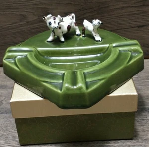 VINTAGE SMARAGDGRÜNER MID CENTURY TROPFGLASUR ASCHENBECHER MIT FÄRSE UND KALB - Bild 1 von 11