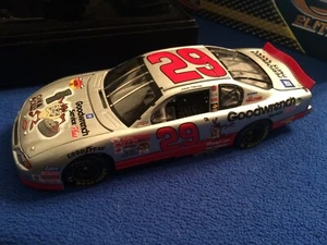 2001 Kevin Harvick #29 ELITE Action 1/24 Helmet Looney Tunes TAZ Rookie Diecast - Picture 1 of 23