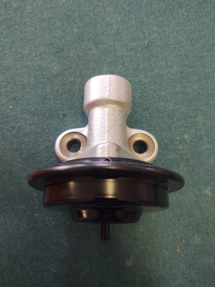 Motorcraft EGR Valve CX 1969 . 2001 Ford Taurus - Image 1 of 3