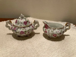 Juego de mini crema, tazón de azúcar y tapa Lefton China rosa chintz con borde dorado de 2 - Imagen 1 de 13