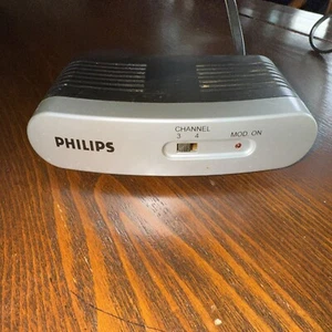RF MODULATOR PHILIPS PH61159 RCA inputs to a TV with one a single coaxial input - Picture 1 of 2