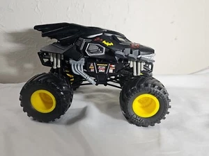 Hot Wheels Monster Jam Batman Joker DC Street Justice 1:24 Die-Cast Vehicle - Picture 1 of 8