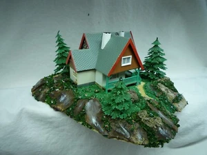 Modelleisenbahn  Spur HO , Forsthaus auf den Felsen - Bild 1 von 6