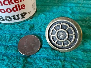 1 Vintage 60er Mid Century Weiser rund gealtert Messing Gänseblümchen Blume Knopf zieht - Bild 1 von 6