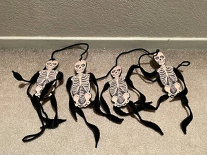 Bethany Lowe Halloween Skeleton Garland - Picture 1 of 2