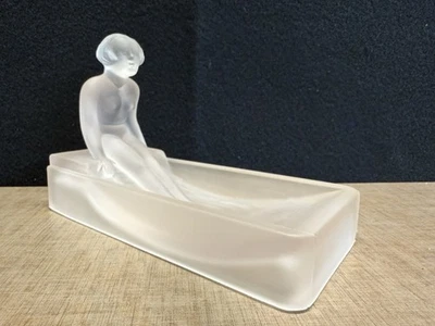 Jabonera de vidrio esmerilado rosa baño dama desnuda SDD Art Deco 1981 de colección, bandeja de anillo Foto 1 de 4