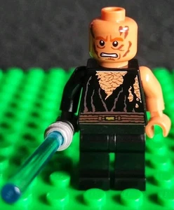 LEGO STAR WARS Anakin Skywalker Battle Damaged Darth Vader Minifigure sw0283 - Picture 1 of 4