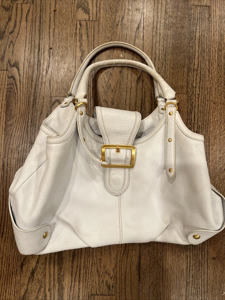 Bolso de mano MAXX New York de gran tamaño de cuero granulado blanco para pasar la noche Foto 1 de 4