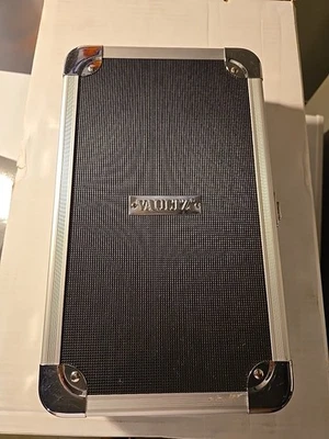 💥Vaultz CD/DVD Estuche con Bloqueo Cromo y Negro 48 Bolsillos ¡VIENE CON DVD'S!💥 Foto 1 de 4